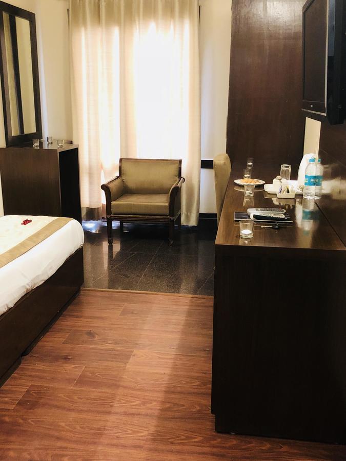Regale Inn New Delhi Luaran gambar