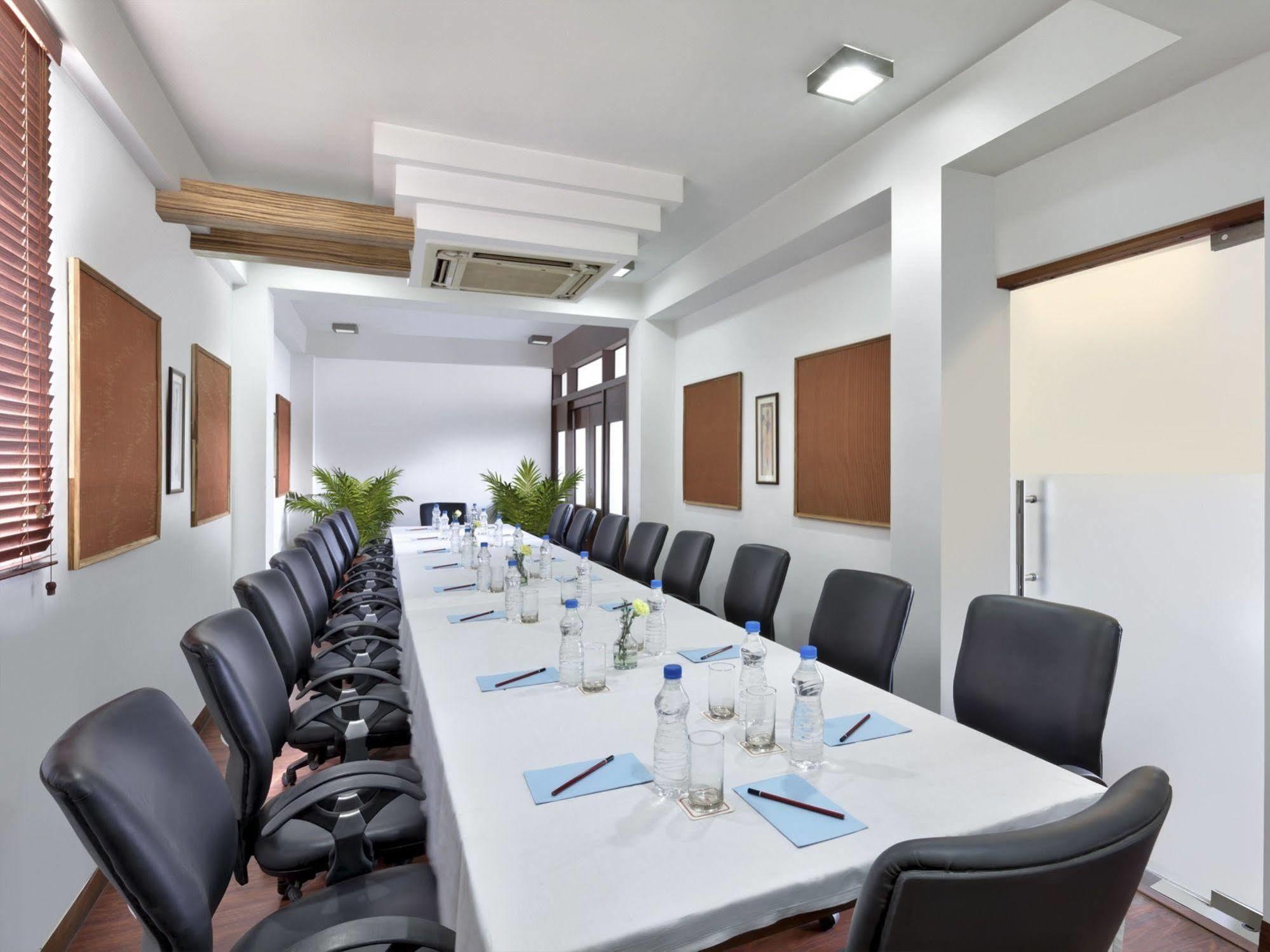 Regale Inn New Delhi Luaran gambar